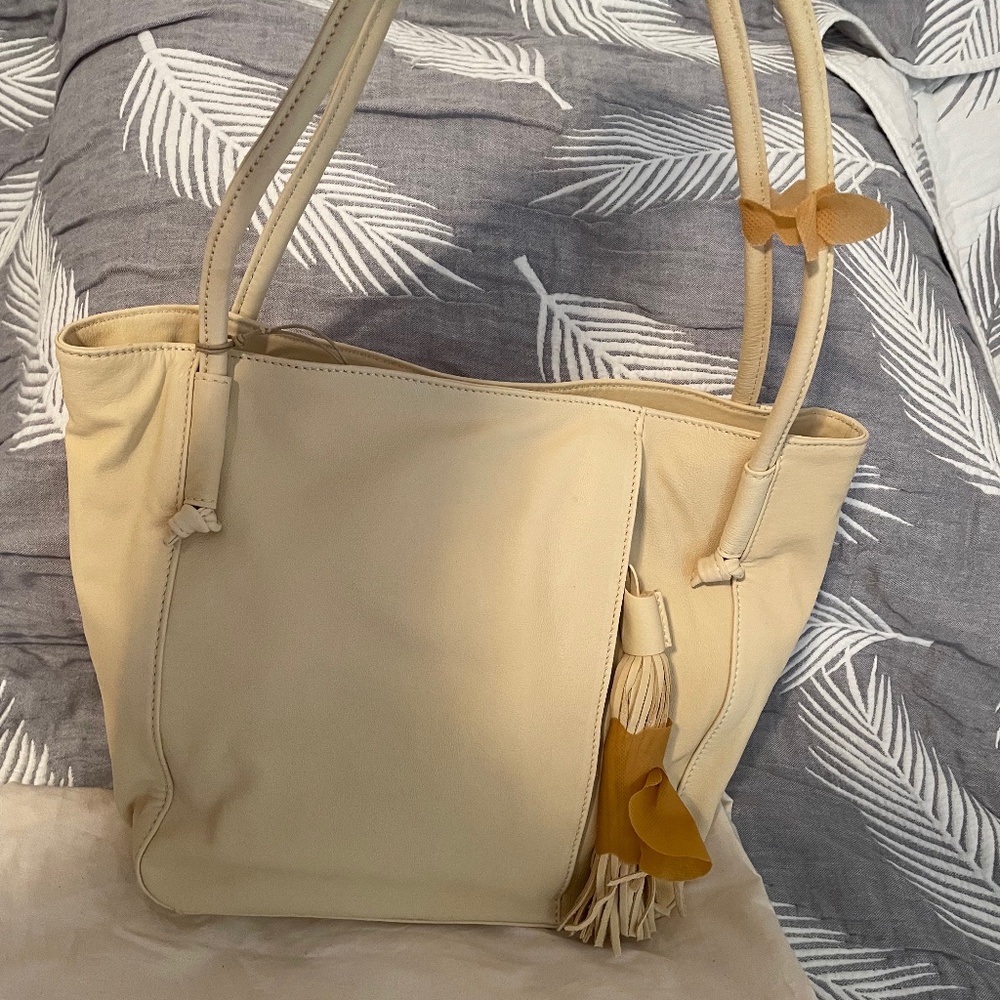 HOBO INT'L TOTE SHOULDER BAG HOBO. NWT BUTTERY SOFT!!!